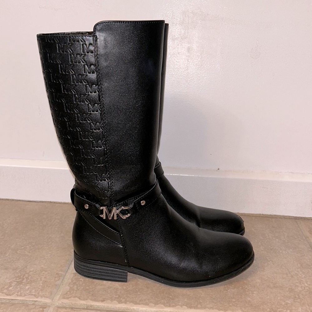 Girls Michael Kors leather boots. Size 3.